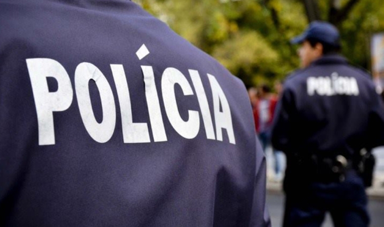 Volta a ameaçar polícias e sai livre na Marinha Grande Volta a ameaçar polícias e sai livre na Marinha Grande