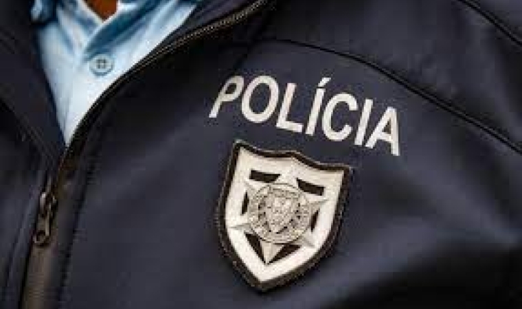 Mulher esfaqueada em estação de serviço em Odivelas. PSP trava agressor com tiro na perna